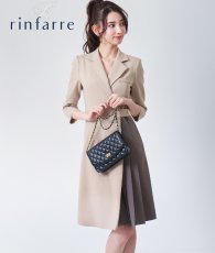 画像1: [韓国製][rinfarre]襟付き・ベージュ×ブラウン・七分袖・Vネック・開襟・プリーツ・Aライン・ミディアムドレス・ワンピース[黒木麗奈着用][送料無料] (1)