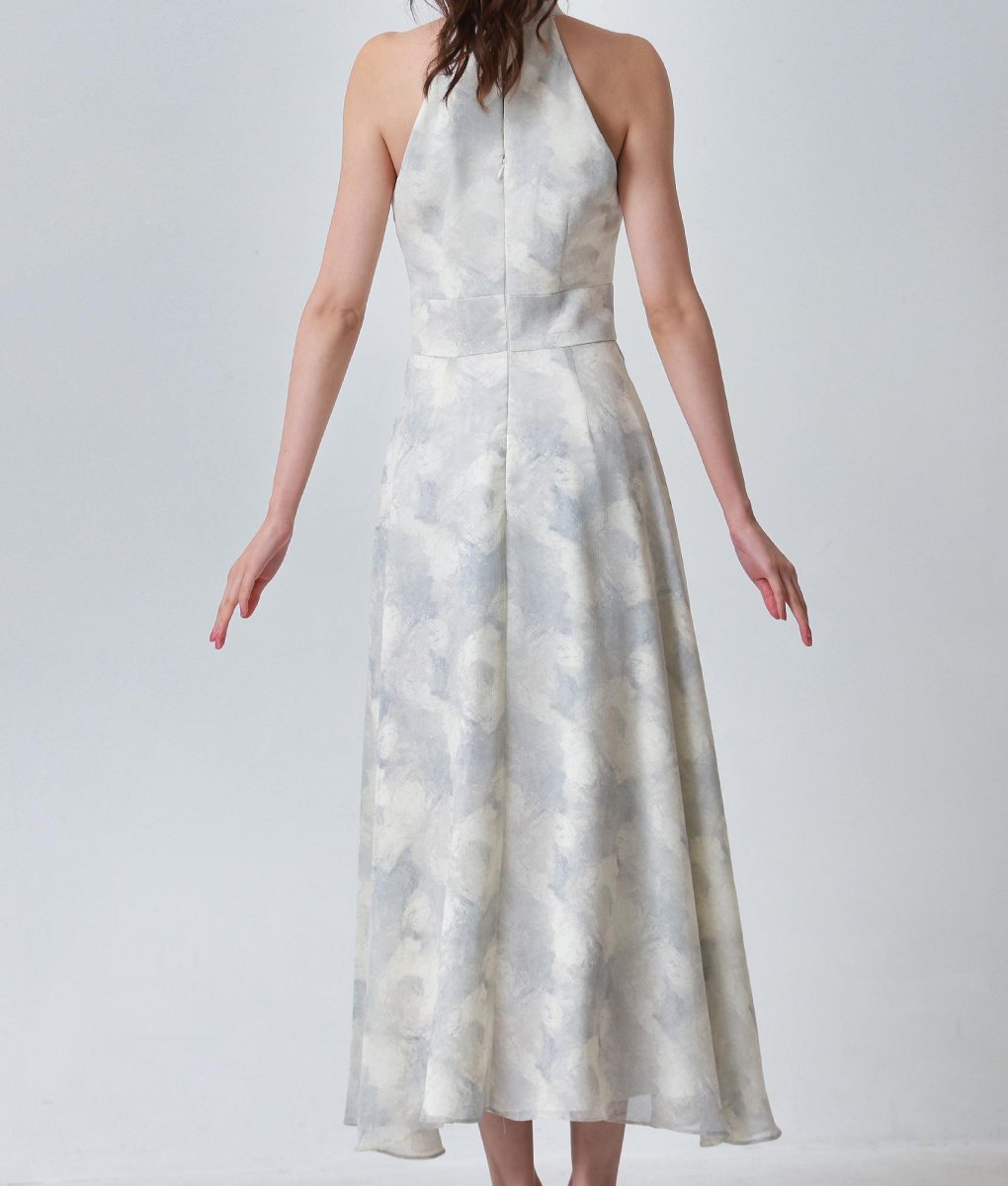 画像8: [韓国製][rinfarre]グレー・ホルターネック・ニュアンス柄・胸元プリーツ・シフォン・Aライン・ノースリーブ・ロングドレス・ワンピース[[黒木麗奈着用]][送料無料] (8)