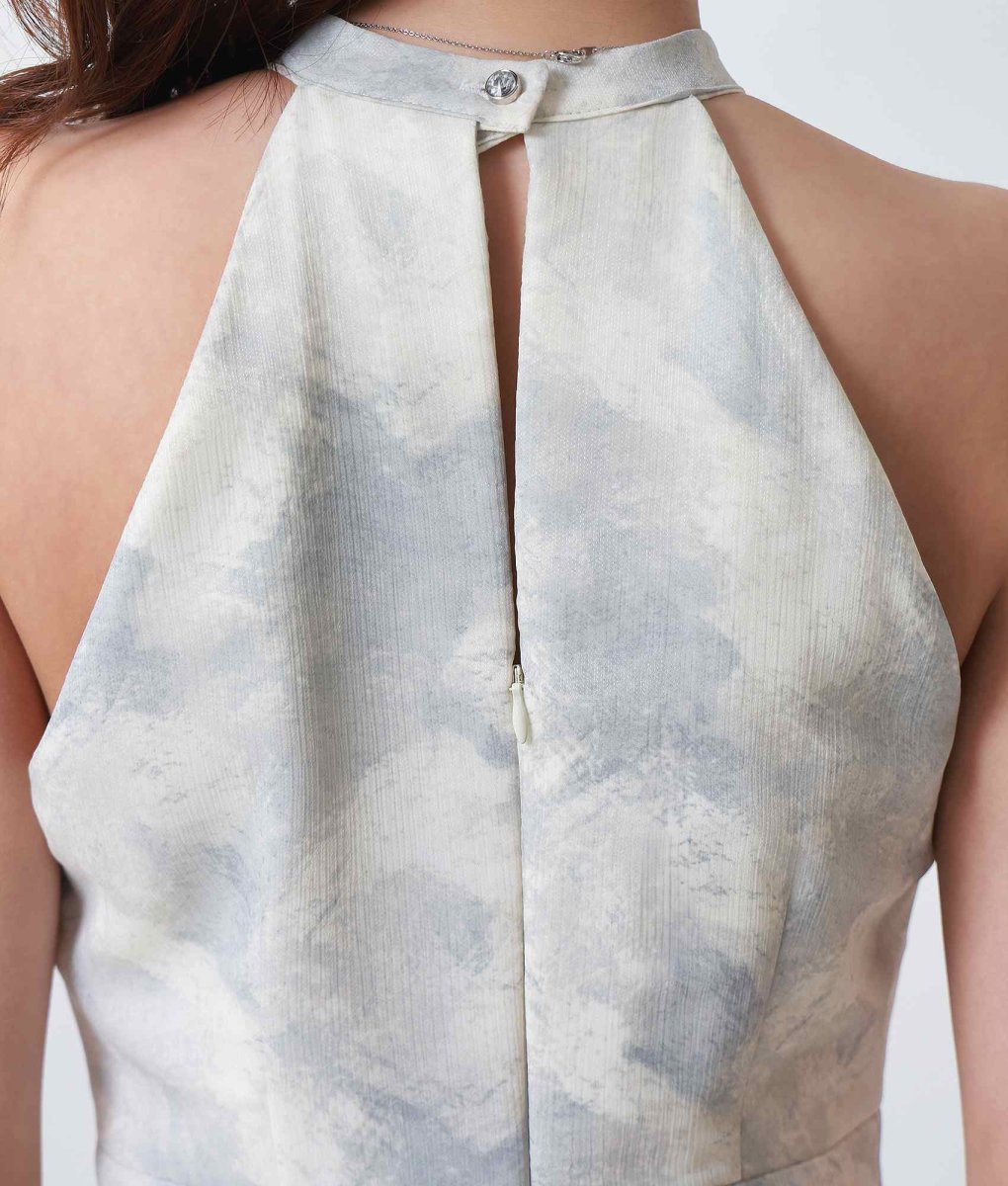 画像10: [韓国製][rinfarre]グレー・ホルターネック・ニュアンス柄・胸元プリーツ・シフォン・Aライン・ノースリーブ・ロングドレス・ワンピース[[黒木麗奈着用]][送料無料] (10)