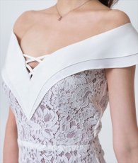 画像11: [韓国製][rinfarre]オフショルダー・ 総レース・ ホワイト・ 胸元編みデザイン・ フリル・ キュート ・タイト・ ミディアムドレス・ ワンピース[黒木麗奈着用][送料無料] (11)