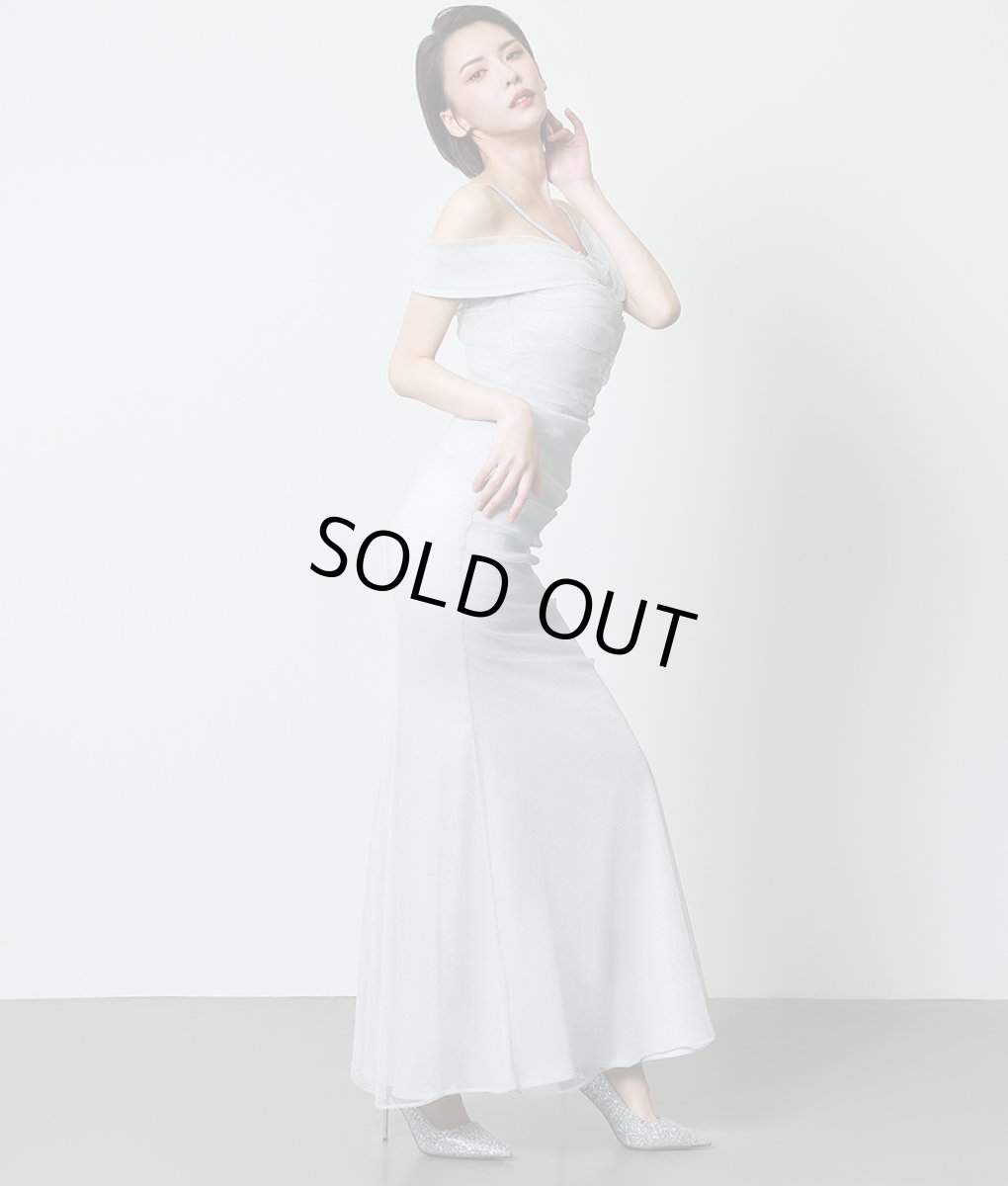 画像3: [SALE品のため返品不可＆再入荷なしの現品限り][韓国製][rinfarre]ゴールド・ シルバー・ オフショルダー・ スリット・ シンプル・ ラメ・ タイト・ ロングドレス・ ワンピース[奈月セナ着用]《送料＆代引き手数料無料》 (3)