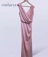画像3: [韓国製][rinfarre]ストレッチサテン・ドレープ・ノースリーブ・Vネック・サイドスリット・マーメイドライン・ロングドレス・ワンピース[山崎みどり着用][送料無料]mybk (3)