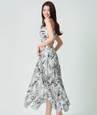 画像2: [韓国製][rinfarre]ボタニカル柄・アイボリー・Vネック・ホルターネック・シフォン・ヘムデザイン・ノースリーブ・ロングドレス・ワンピース[黒木麗奈着用][送料無料] (2)