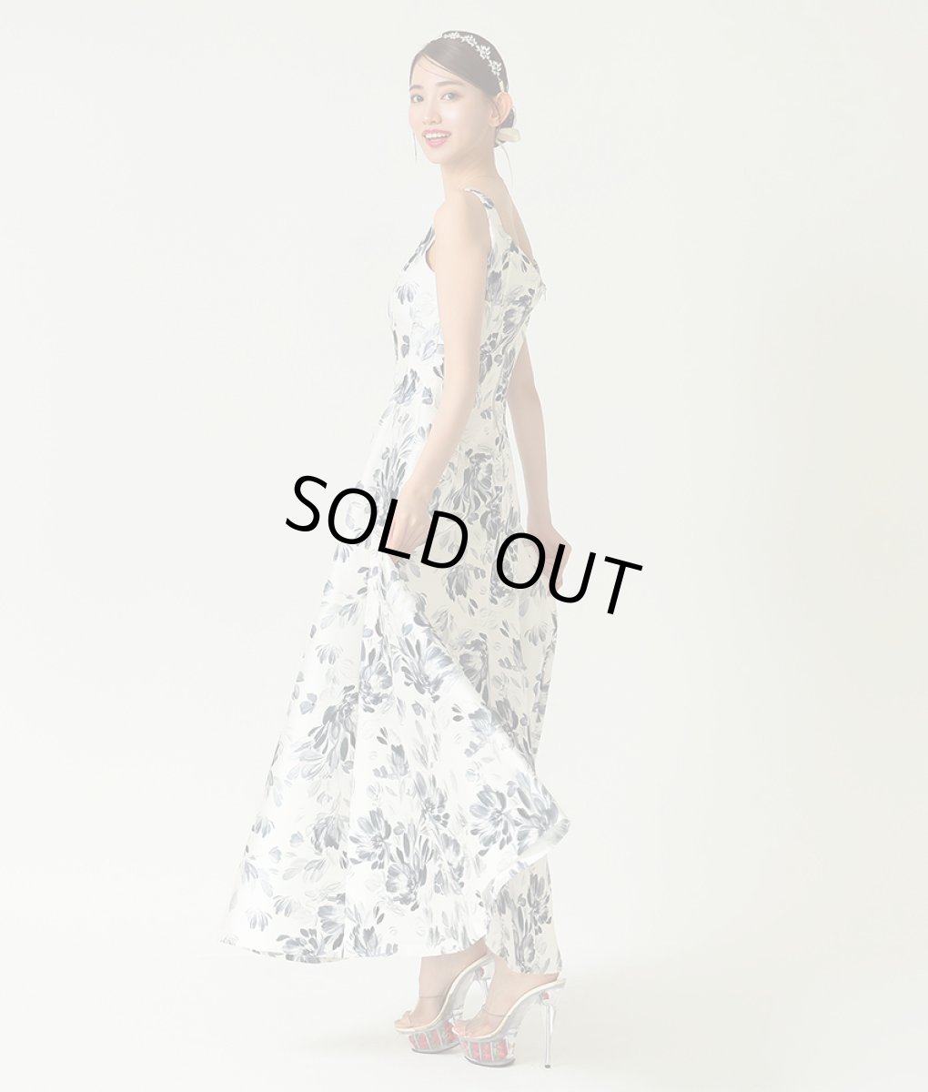 画像2: [韓国製][rinfarre]ノースリーブ・Vカット・花柄・ホワイト×グレー・Aライン・ロングドレス・ワンピース[黒木麗奈着用]《送料＆代引き手数料無料》 (2)