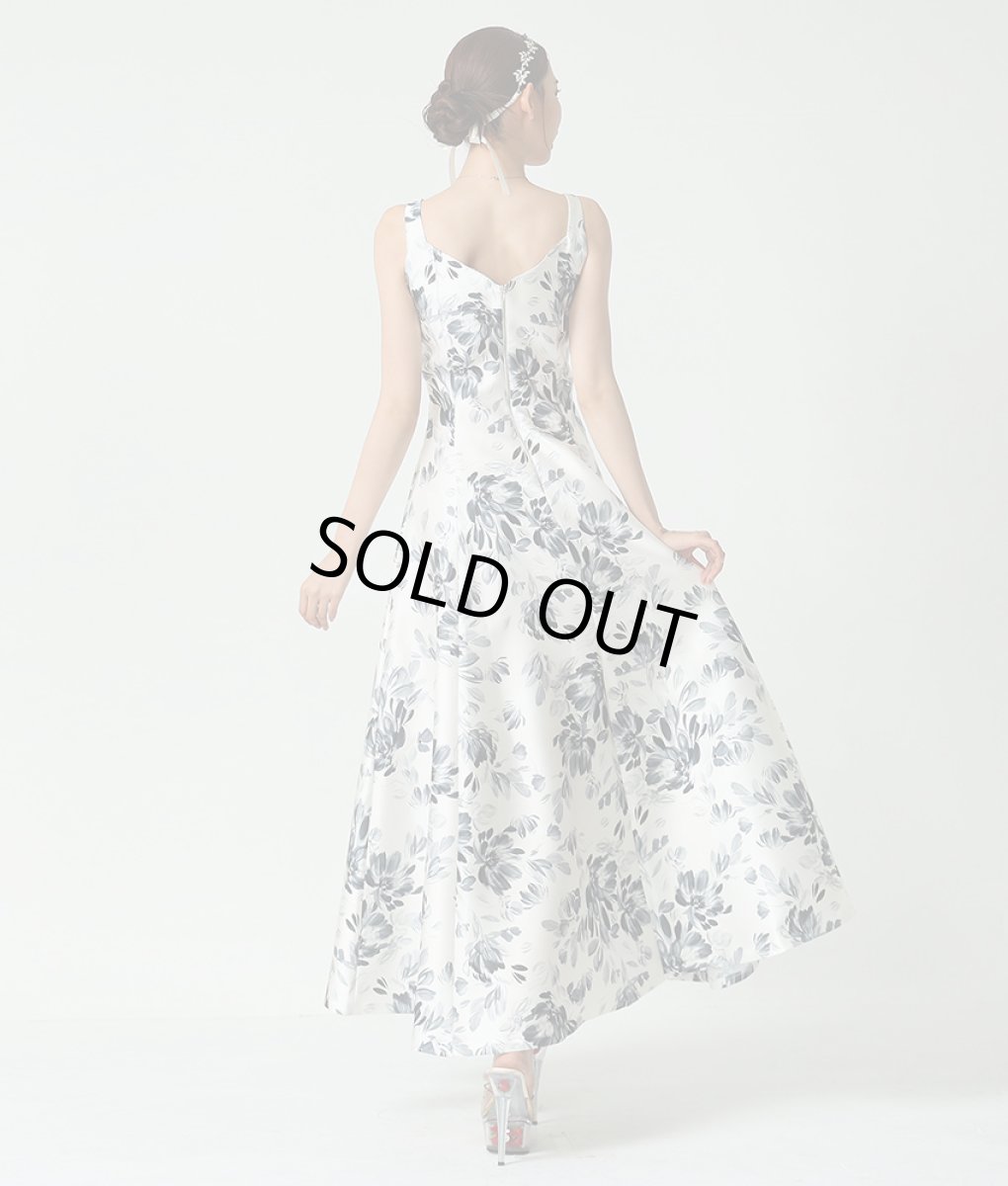 画像3: [韓国製][rinfarre]ノースリーブ・Vカット・花柄・ホワイト×グレー・Aライン・ロングドレス・ワンピース[黒木麗奈着用]《送料＆代引き手数料無料》 (3)