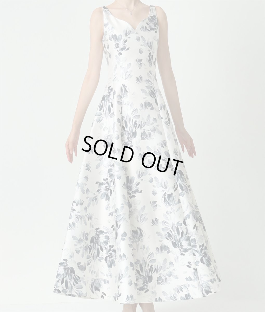 画像6: [韓国製][rinfarre]ノースリーブ・Vカット・花柄・ホワイト×グレー・Aライン・ロングドレス・ワンピース[黒木麗奈着用]《送料＆代引き手数料無料》 (6)