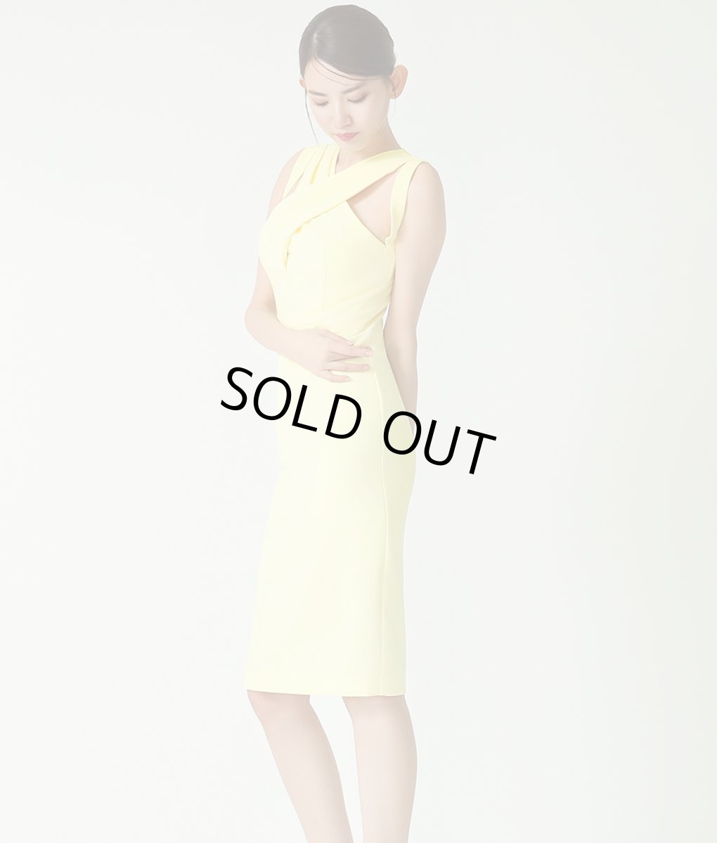 画像2: [韓国製][rinfarre]イエロー・シンプルデザイン・ノースリーブ・クロス・タイト・ミディアム・ひざ下・ワンピース・ドレス[黒木麗奈着用][送料無料] (2)