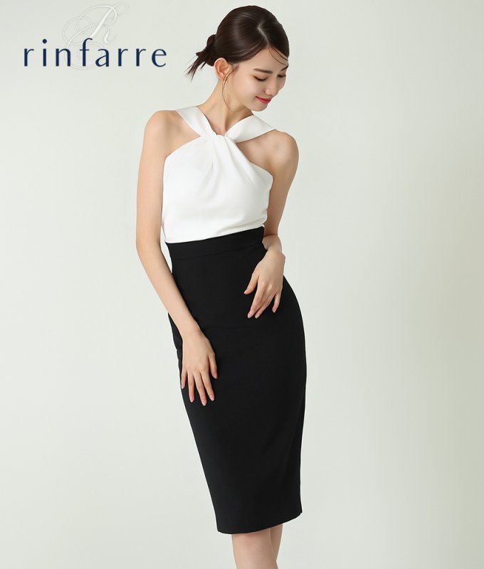 トレクル ホワイト×ブラック・ホルターネック・胸元クロス・サテン生地・タック