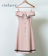 画像2: [韓国製][rinfarre] ブラック・ベージュ・オープンショルダー・オフショルダー・プリーツ・Aライン・ミディアムドレス・ワンピース[薗田杏奈着用][送料無料] (2)