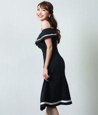画像3: [韓国製][rinfarre] ブラック・ベージュ・オープンショルダー・オフショルダー・プリーツ・Aライン・ミディアムドレス・ワンピース[薗田杏奈着用][送料無料] (3)