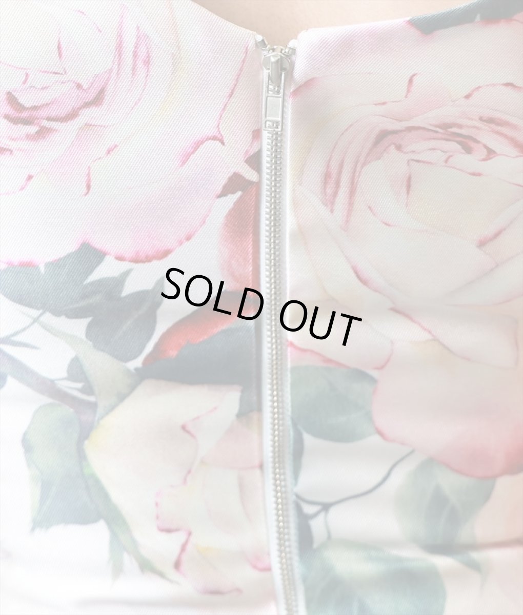 画像10: [韓国製][rinfarre]花柄・プリント・ノースリーブ・フレア・サテン調・ハートネック・エレガント・Aライン・ロングドレス・ワンピース[薗田杏奈着用][送料無料] (10)