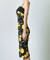画像7: [韓国製][rinfarre]ベア・ノースリーブ・イエロー・ブラック・花柄・ミディアムドレス・タイト・ワンピース[奈月セナ着用][送料無料] (7)