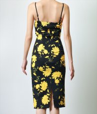 画像8: [韓国製][rinfarre]ベア・ノースリーブ・イエロー・ブラック・花柄・ミディアムドレス・タイト・ワンピース[奈月セナ着用][送料無料] (8)