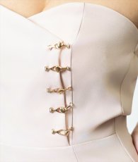 画像11: [韓国製][rinfarre] ベア・ベージュ・金具付き・ノースリーブ・ミディアムドレス・タイト・ワンピース[菜月セナ着用][送料無料] (11)