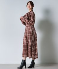 画像3: [韓国製][rinfarre]チェック柄・長袖・リボンタイ・Aライン・ブラウン・ブラック・フレア・ロング・ひざ下・ワンピース・ドレス[黒木麗奈着用][送料無料] (3)