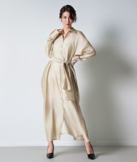 画像2: [韓国製][ S-Lサイズ / 1カラー ][rinfarre]ゴールド・襟付き・ウエストリボン・ボタン・長袖・マキシドレス・ロング・ワンピース[奈月セナ着用][送料無料] (2)