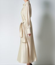 画像11: [韓国製][ S-Lサイズ / 1カラー ][rinfarre]ゴールド・襟付き・ウエストリボン・ボタン・長袖・マキシドレス・ロング・ワンピース[奈月セナ着用][送料無料] (11)