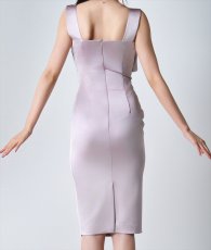 画像9: [韓国製][rinfarre]シンプル・サテン生地 無地・ノースリーブ・タイト・ミディアムドレス・ワンピース[黒木麗奈ちゃん着用]代引き手数料・送料無料 (9)