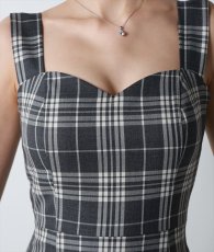 画像11: [ S-Lサイズ / 1カラー ][rinfarre]グレー・チェック柄・ノースリーブ・タイト・ミディアム・ワンピース[黒木麗奈着用][送料無料] (11)