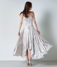 画像4: [韓国製][rinfarre]ホワイトシルバー・ベージュゴールド・キャミソール・メタリックマーブル・ヘムデザイン・ロングドレス ワンピース[黒木麗奈着用]《送料＆代引き手数料無料》 (4)