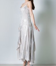 画像8: [韓国製][rinfarre]ホワイトシルバー・ベージュゴールド・キャミソール・メタリックマーブル・ヘムデザイン・ロングドレス ワンピース[黒木麗奈着用]《送料＆代引き手数料無料》 (8)