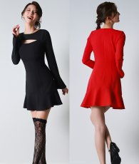 画像4: [韓国製][rinfarre]レッド・ブラック・ミニ・長袖・フレアスリーブ・胸元カット・フレア・Aライン・ミニドレス・ワンピース[黒木麗奈・奈月セナ着用][送料無料] (4)