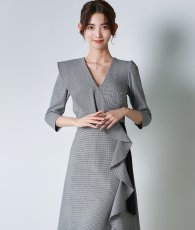 画像4: [韓国製][rinfarre]グレー・チェック・フリル・七分袖・Aライン・ミディアムドレス・ワンピース[黒木麗奈着用][送料無料] (4)