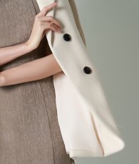 画像3: [韓国製][ フリーサイズ / 1カラー ][rinfarre] ミドル丈・ピーコートアイボリー・長袖・シンプル・ブラウンボタン・Pコート・ジャケット[奈月セナ着用]《送料＆代引き手数料無料》 (3)