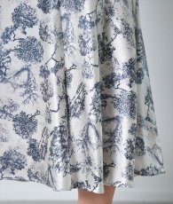 画像11: [韓国製][rinfarre]キャミソール・トワル柄・サテンスリップ・サテン・セクシー・ミディアムドレス・セミロング丈・Aライン・ワンピース[奈月セナ着用][送料無料] (11)