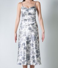 画像6: [韓国製][rinfarre]キャミソール・トワル柄・サテンスリップ・サテン・セクシー・ミディアムドレス・セミロング丈・Aライン・ワンピース[奈月セナ着用][送料無料] (6)