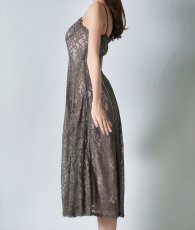 画像7: [韓国製][rinfarre]カーキ・エレガント・レース・マキシ・Ａライン・ノースリーブ・ロングドレス[黒木麗奈ちゃん着用]代引き手数料・送料無料 (7)