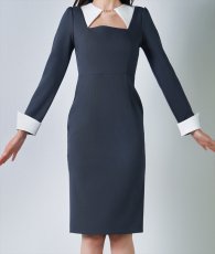 画像6: [韓国製][rinfarre]グレー・九分袖・襟付き風・カフス・チェーン・胸元カット・タイト・ミディアムドレス・ワンピース[黒木麗奈着用][送料無料] (6)