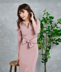画像4: [韓国製][ S-Lサイズ / 1カラー ][rinfarre]ピンク・七分袖・胸元カット・ウエストリボン・タイト・ミディアムドレス・ワンピース[薗田杏奈着用][送料無料] (4)