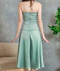 画像10: [韓国製][ S-Lサイズ / 1カラー ][rinfarre]グリーン・ベア・サテン・ボタン・Aライン・ミディアムドレス・ワンピース[薗田杏奈着用][送料無料] (10)