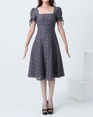 画像9: [ S-Lサイズ / 1カラー ][rinfarre]総レース・スクエアネック・パフスリーブ・フレア・リボン・Aライン・ミディアムドレス・ワンピース[薗田杏奈着用][送料無料] (9)