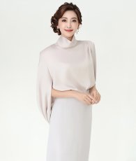 画像2: [ フリーサイズ / 1カラー ][rinfarre]ハイネック・ケープ風・バックドレープ・ブラウス・トップス[薗田杏奈着用][送料無料] (2)