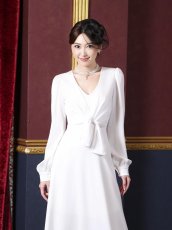 画像2: [ S-Lサイズ / 2カラー ][rinfarre]フロントリボン・Vネック・長袖・ハイウエスト・ロングドレス・ワンピース[薗田杏奈着用][送料無料] (2)
