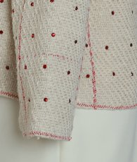 画像8: [韓国製][rinfarre]ベージュ・ショート丈・ツイード・お花ボタン・赤ライン・七分袖・ビジュー・ジャケット・アウター[送料無料] (8)