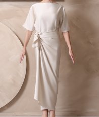 画像11: [ S-Lサイズ / ２カラー ][Eclet-Grelot by RiNFARRE]ラップスカート風・サテン・ボートネック・半袖・マキシ丈・ロングドレス・エクラグレロ [山崎みどり着用][送料無料]myivmc (11)