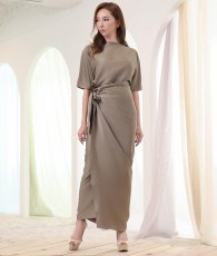 画像9: [ S-Lサイズ / ２カラー ][Eclet-Grelot by RiNFARRE]ラップスカート風・サテン・ボートネック・半袖・マキシ丈・ロングドレス・エクラグレロ [山崎みどり着用][送料無料]myivmc (9)