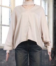 画像13: [ フリーサイズ / 2カラー ][EleHast]ハイネック・サテンエレガント・フレンチトップス・ブラウス[薗田杏奈着用] (13)