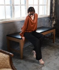 画像4: [ フリーサイズ / 2カラー ][EleHast]ハイネック・サテンエレガント・フレンチトップス・ブラウス[薗田杏奈着用] (4)