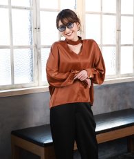 画像5: [ フリーサイズ / 2カラー ][EleHast]ハイネック・サテンエレガント・フレンチトップス・ブラウス[薗田杏奈着用] (5)