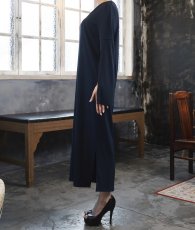 画像13: [ フリーサイズ / 1カラー ][EleHast]アームスリット・長袖・ケープ・エレガントモード・マキシ丈・ロングワンピース[薗田杏奈着用][送料無料] (13)