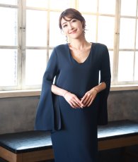 画像6: [ フリーサイズ / 1カラー ][EleHast]アームスリット・長袖・ケープ・エレガントモード・マキシ丈・ロングワンピース[薗田杏奈着用][送料無料] (6)