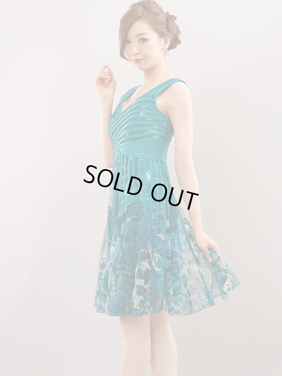 画像2: [SALE品のため返品不可＆再入荷なしの現品限り][ERUKEI][山崎みどり・薗田杏奈着用]立体斜線・ノースリーブ・プリント柄・4色カラー・Aライン・フレア・Vネック・ミニドレス・ワンピース【mrg-ayp】[送料無料] (2)