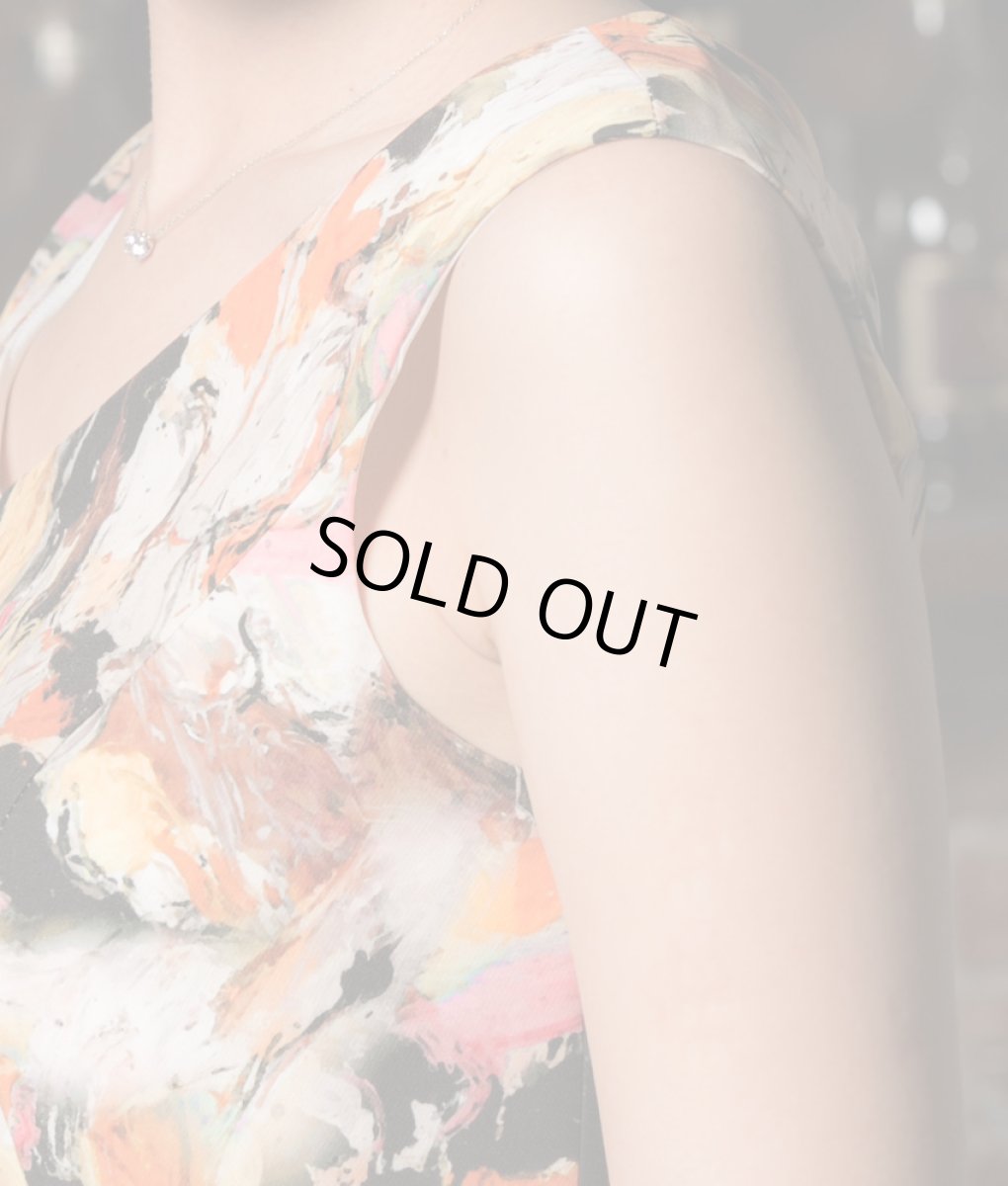 画像12: [SALE品のため返品不可＆再入荷なしの現品限り][ERUKEI]ペイントマーブル柄・Vネック・胸下切り替え・フレンチスリーブ・タイト・ミニドレス・ワンピース[山崎みどり・薗田杏奈着用]mylu (12)