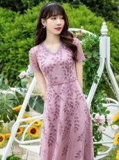 画像3: [ERUKEI/GINZA COUTURE]パープル・グリーン・リーフモチーフ・刺繍・ウエストリボン・Vネック・Aライン・半袖・ミディアムドレス・ワンピース[送料無料] (3)