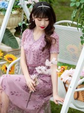 画像11: [ERUKEI/GINZA COUTURE]パープル・グリーン・リーフモチーフ・刺繍・ウエストリボン・Vネック・Aライン・半袖・ミディアムドレス・ワンピース[送料無料] (11)