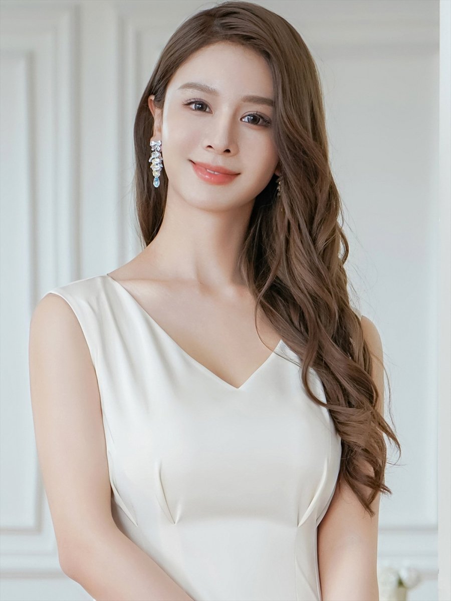 画像4: [ERUKEI/GINZA COUTURE]ノースリーブ・Vネック・タック・サテン・裾レース・Aライン・ミディアムドレス・ワンピース[送料無料] (4)